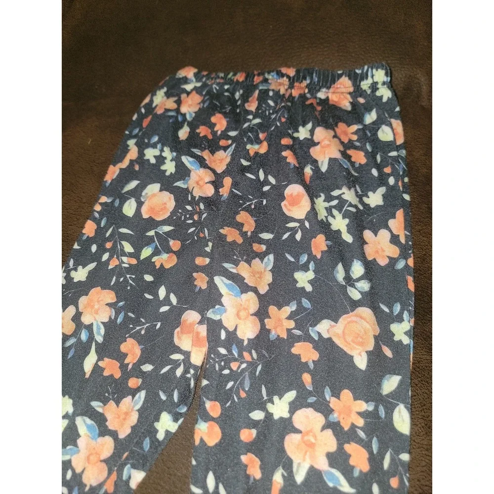 Yekaty‎ top and leggings floral size 130 fits like size 8